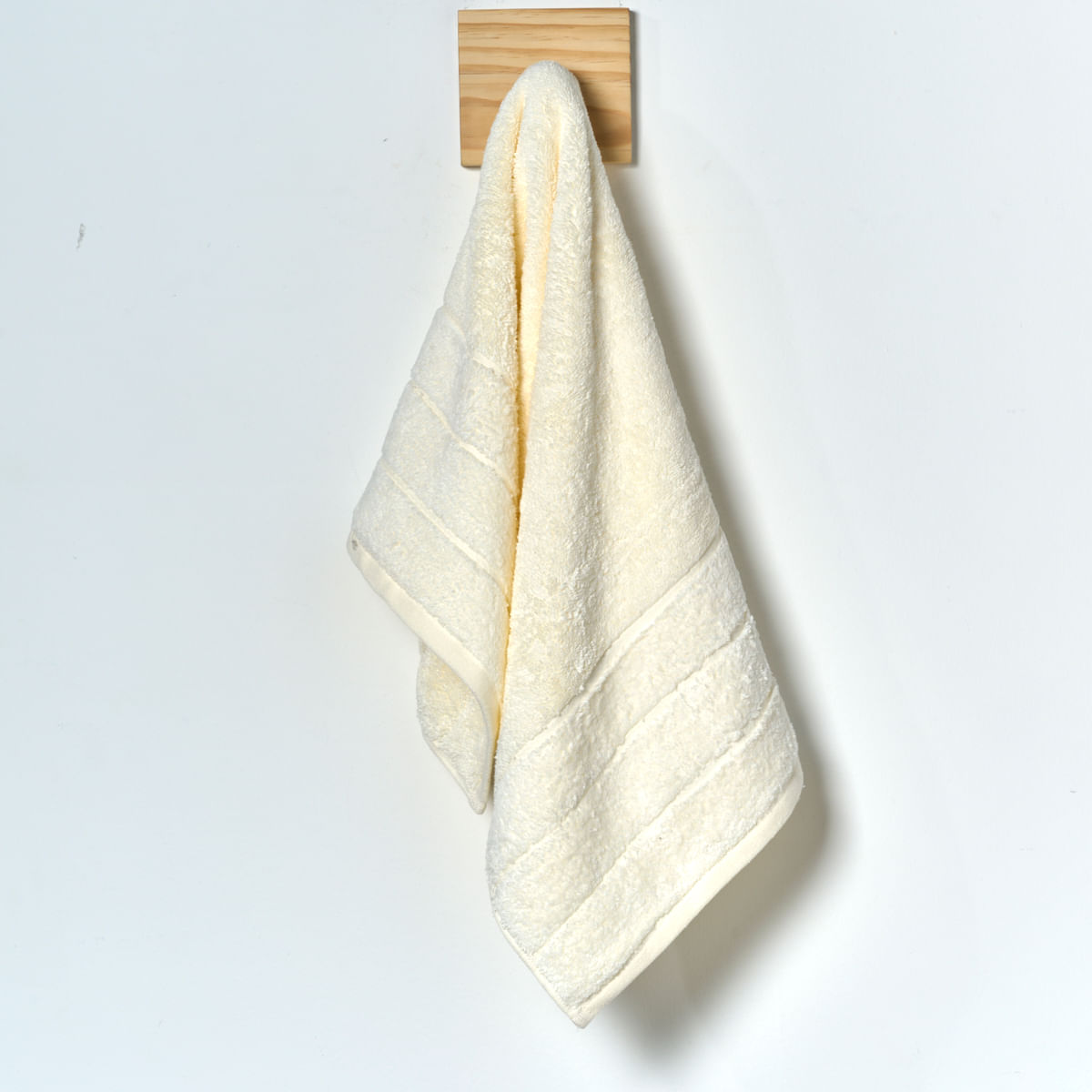 03 13 0043 Toalha Rosto Seven Hundred Marfim 001